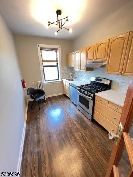 Photo of Unit D4 at 303 Hamilton Pl