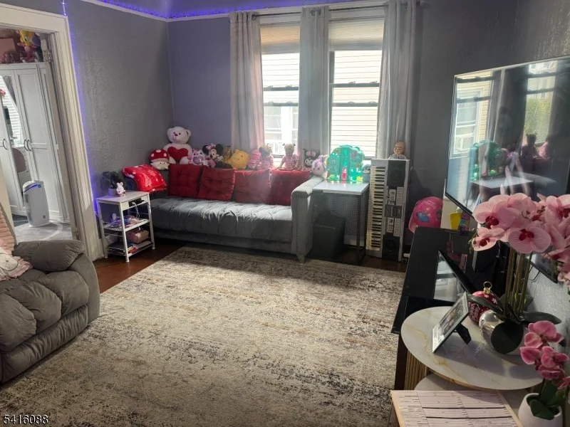 Photo of 16 Roosevelt Ave