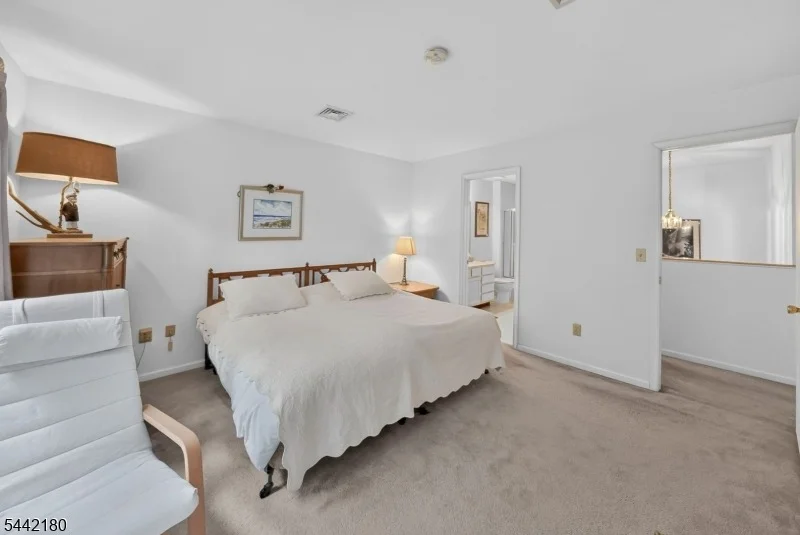 Photo of 18 Pheasant Brook Court