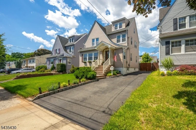 Photo of 1269 Robinson Ter