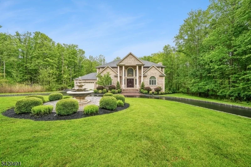 Photo of 72 Hook Mountain Rd