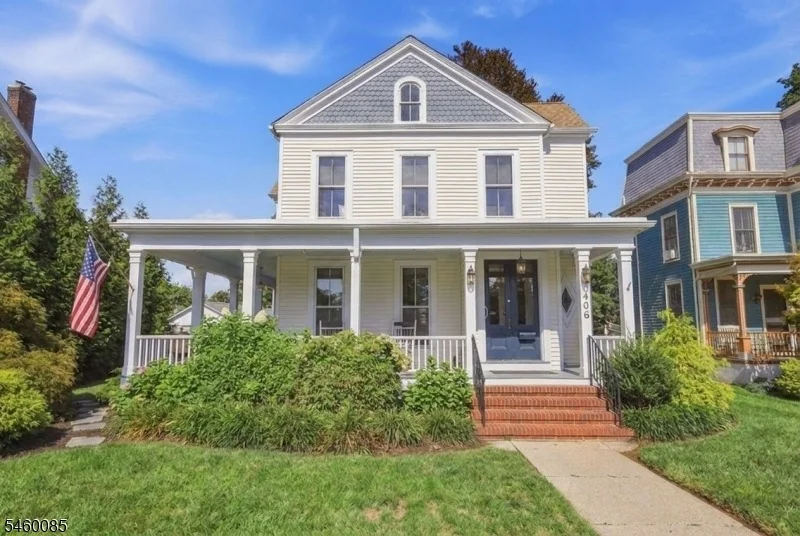 Photo of 406 W Moore St