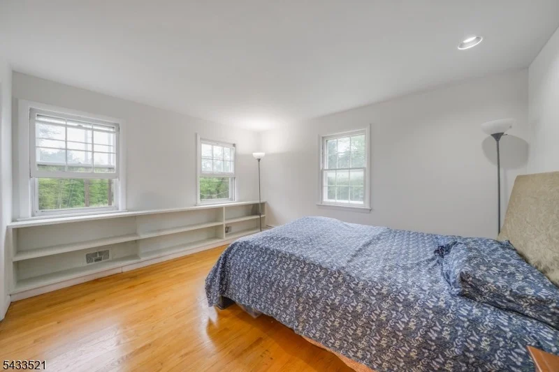 Photo of 638 River Rd