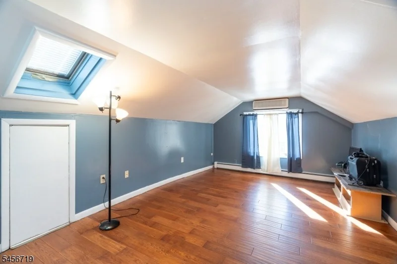 Photo of 18 Elycroft Ave