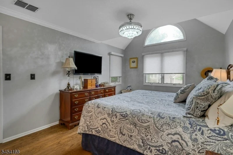 Photo of 21 Braemar Dr
