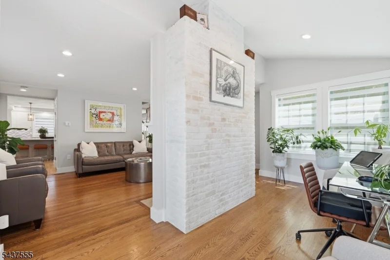 Photo of 307 N Farview Ave