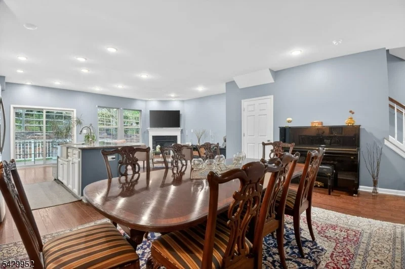 Photo of 104 Albert Ct