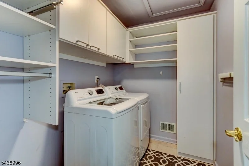 Photo of 118 Barclay Dr