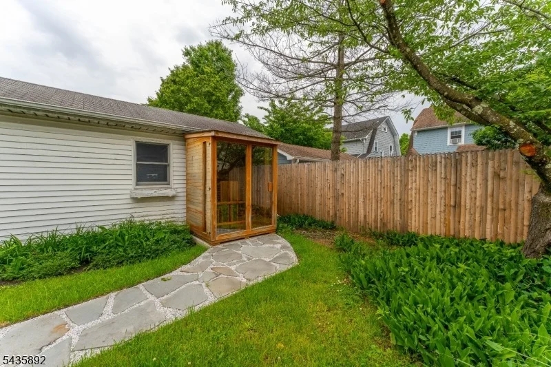 Photo of 16 Coolidge Ave