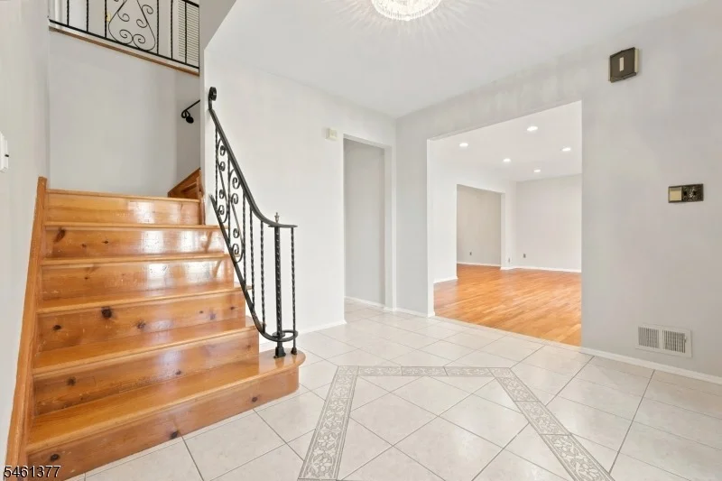 Photo of 350 Parsippany Blvd