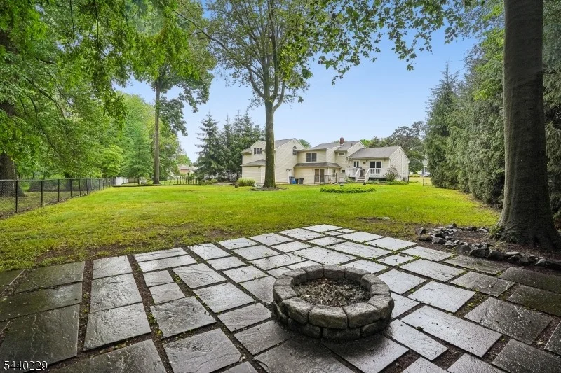 Photo of 63 Edgewood Dr
