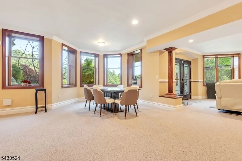 Photo of 37 Robbins Rd