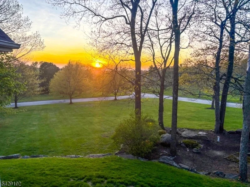 Photo of 16 Yorkshire Dr
