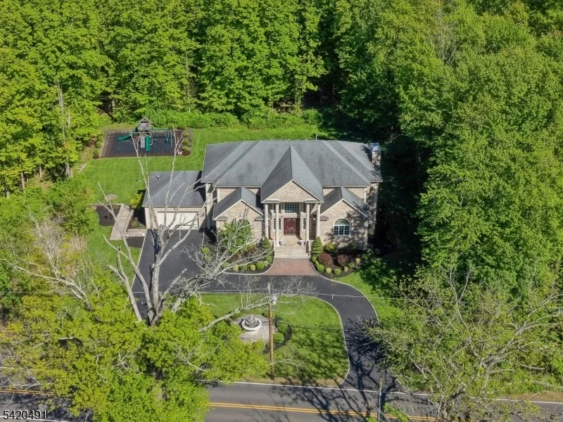 Photo of 72 Hook Mountain Rd