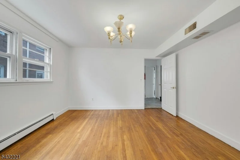 Photo of 183 Devon St