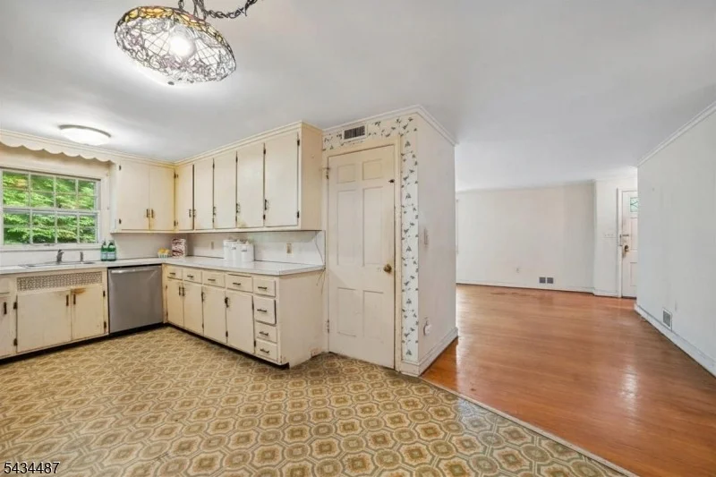 Photo of 137 Beekman Rd