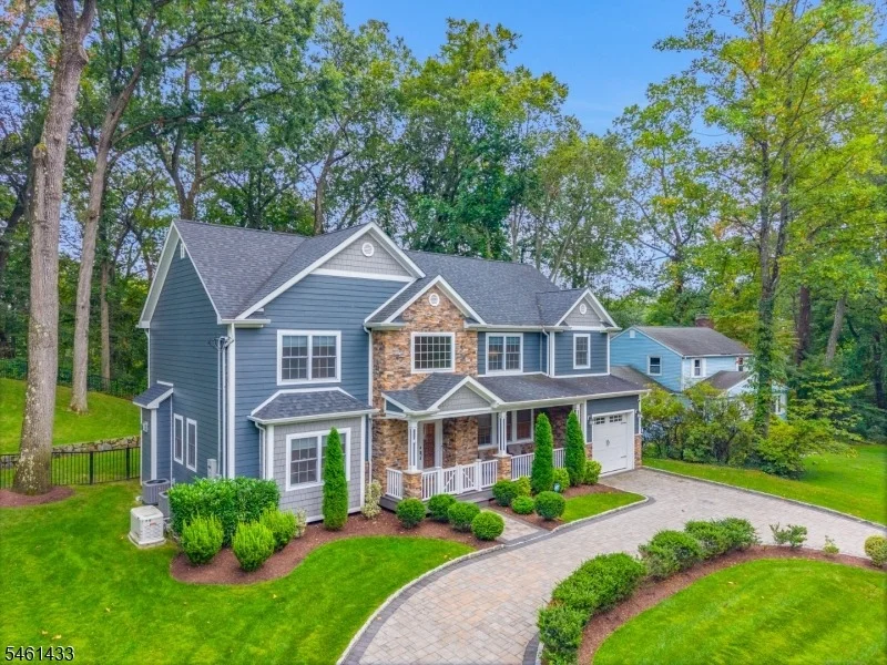Photo of 1445 Deer Path