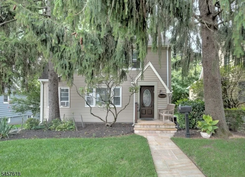 Photo of 674 Eagle Rock Ave