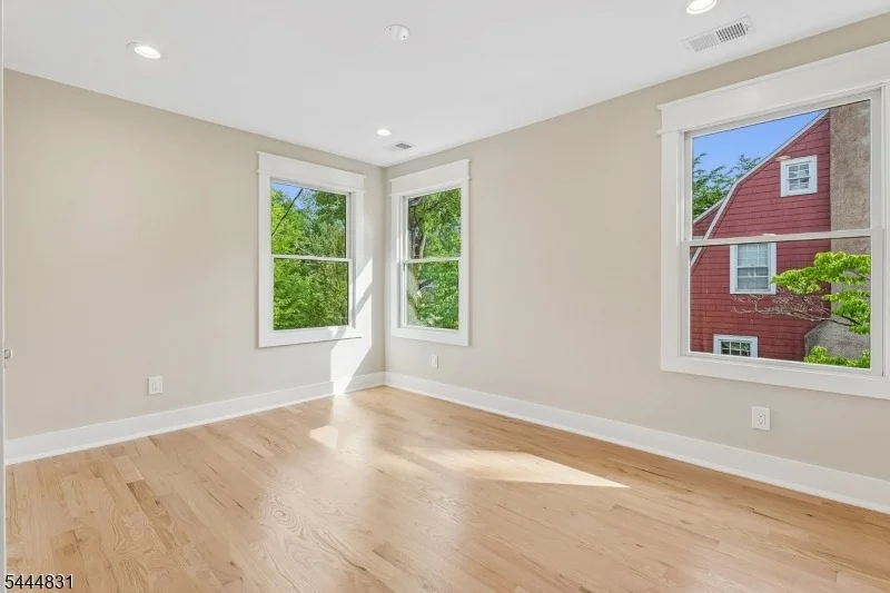 Photo of 122 Stanmore Pl