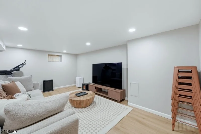 Photo of 102 Mortimer Ave