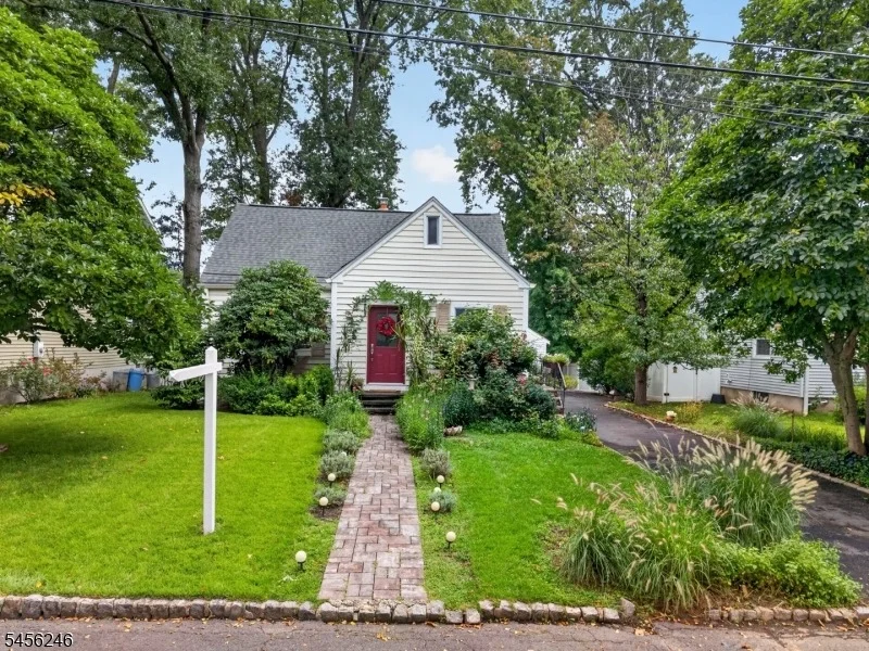 Photo of 12 Omaha Dr