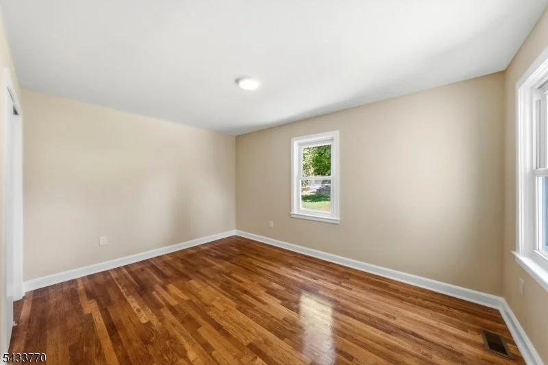 Photo of 573 Conant St