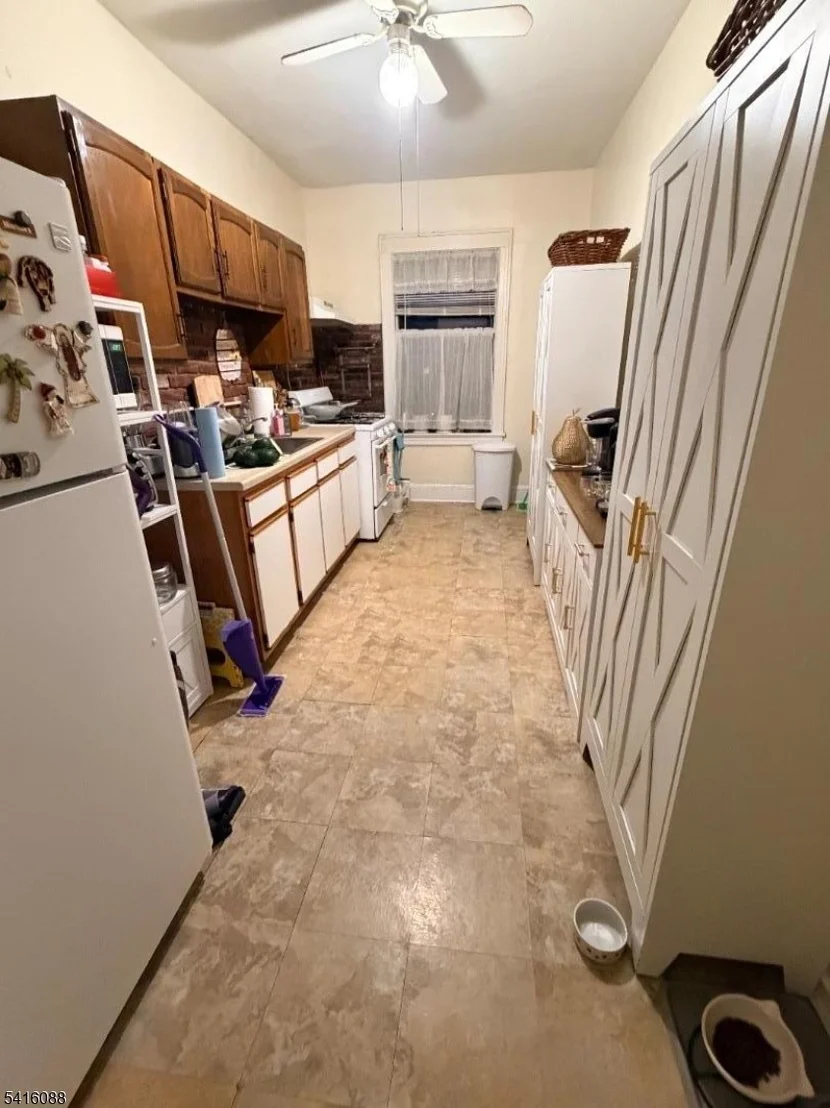 Photo of 16 Roosevelt Ave