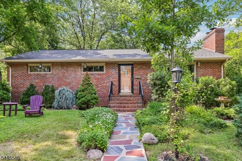 Photo of 30 Ferndale Rd