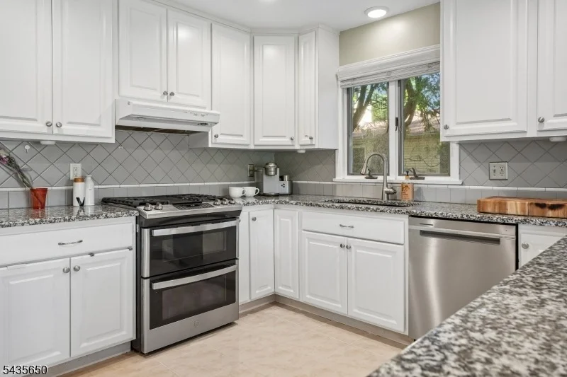 Photo of 2 Knapp Ave
