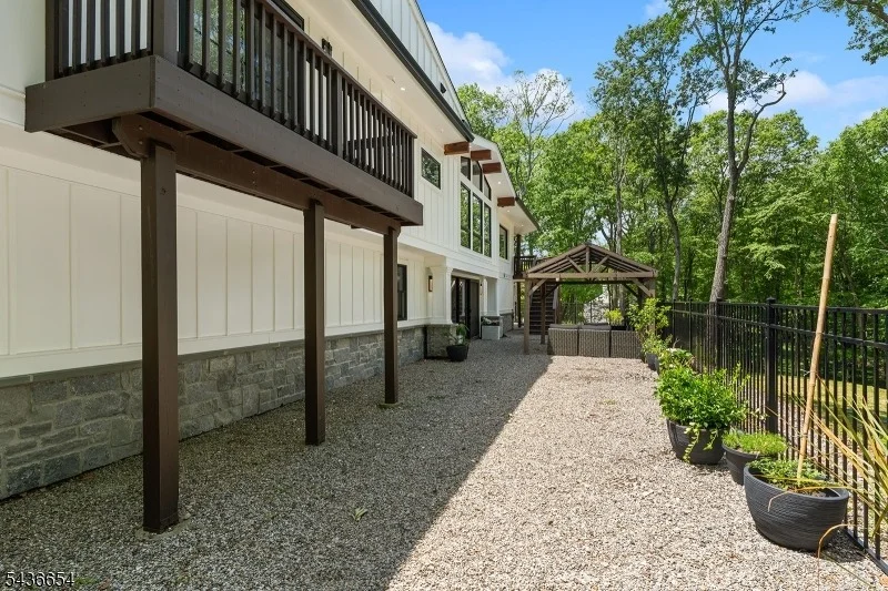 Photo of 9 Hilltop Rd