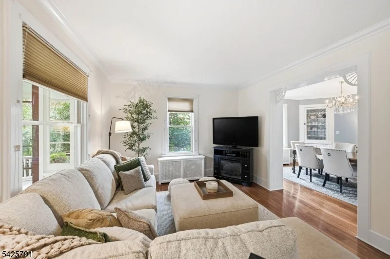 Photo of 18 IRVING PLACE