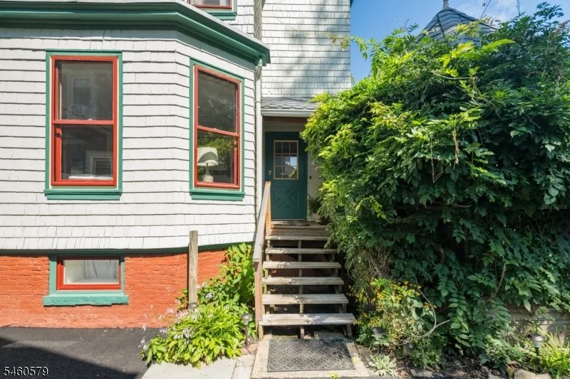 Photo of 674 Prospect St