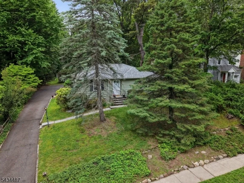 Photo of 137 Beekman Rd