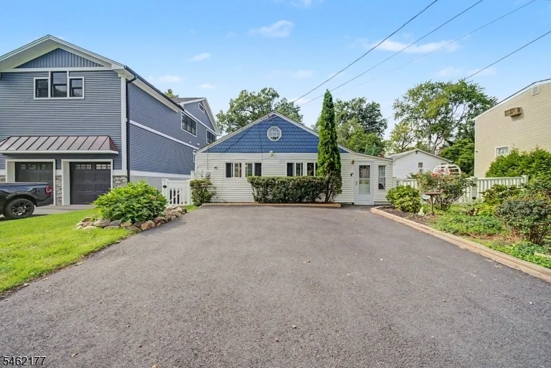Photo of 13 SPRUCE PLACE