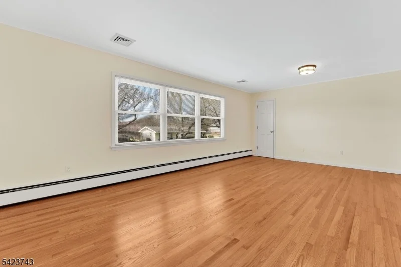 Photo of 16 Lingert Ave