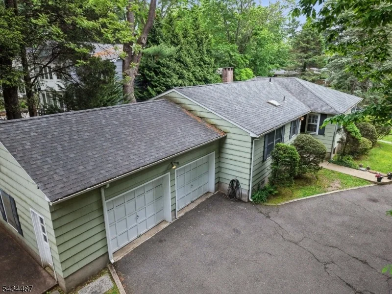 Photo of 137 Beekman Rd