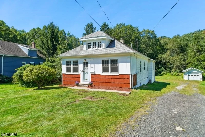 Photo of 327 Saint Cloud Ave