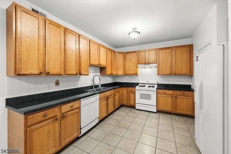 Photo of 252 Moonlight Dr