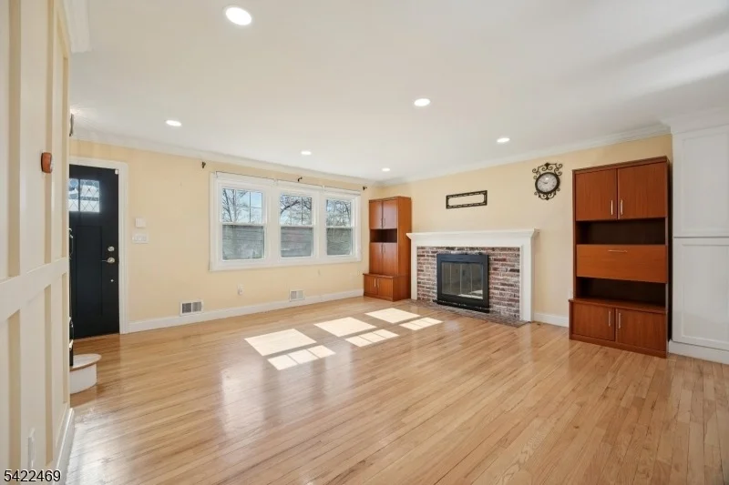 Photo of 59 Oakwood Dr