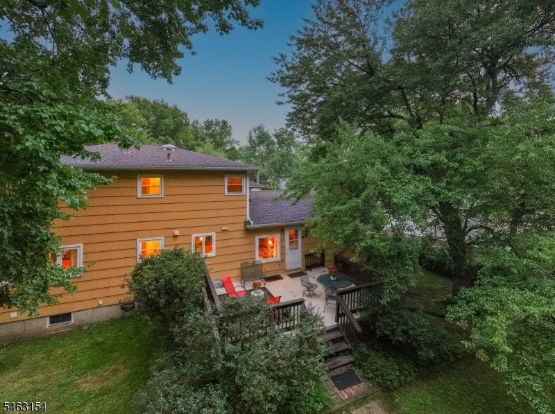 Photo of 43 Chaucer Dr