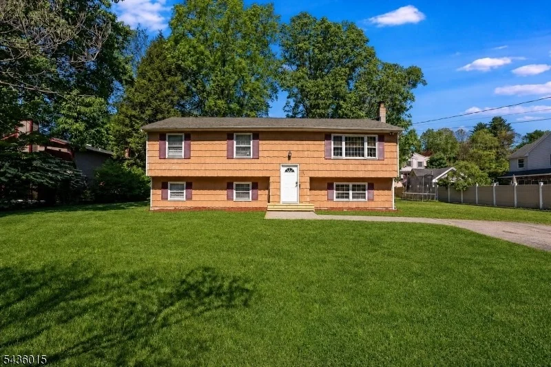 Photo of 12 River Rd