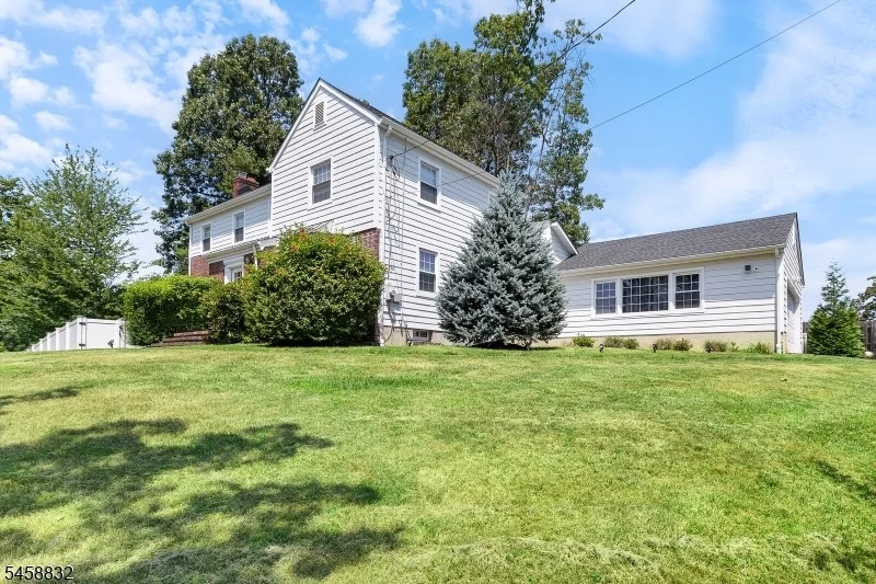 Photo of 330 Springfield Ave
