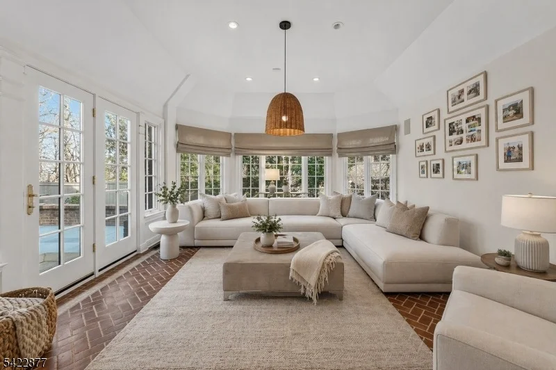 Photo of 54 Hamilton Dr