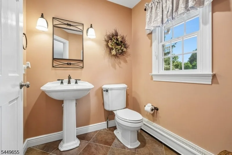 Photo of 9 Pitcairn Dr