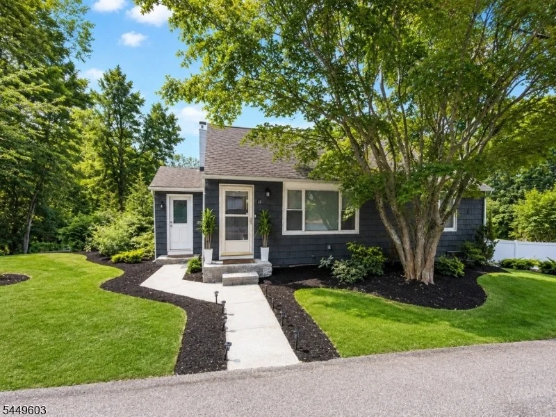 Photo of 18 Tamarack Rd