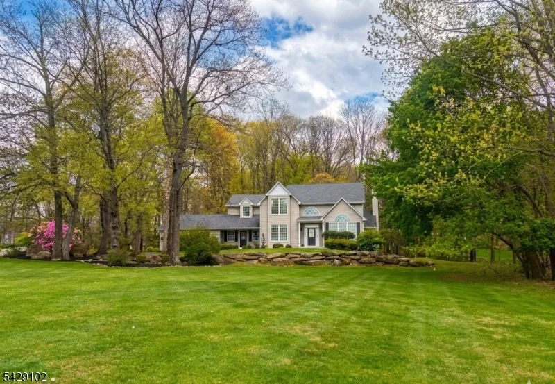 Photo of 16 Yorkshire Dr