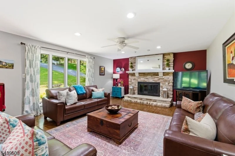 Photo of 25 Timber Ln