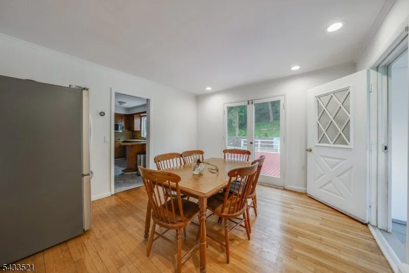 Photo of 638 River Rd