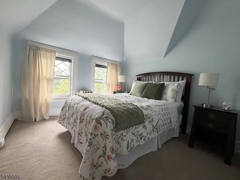 Photo of 88 Edgemont Rd