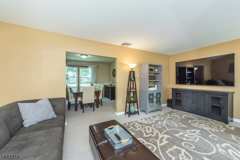 Photo of 37 Camelot Dr